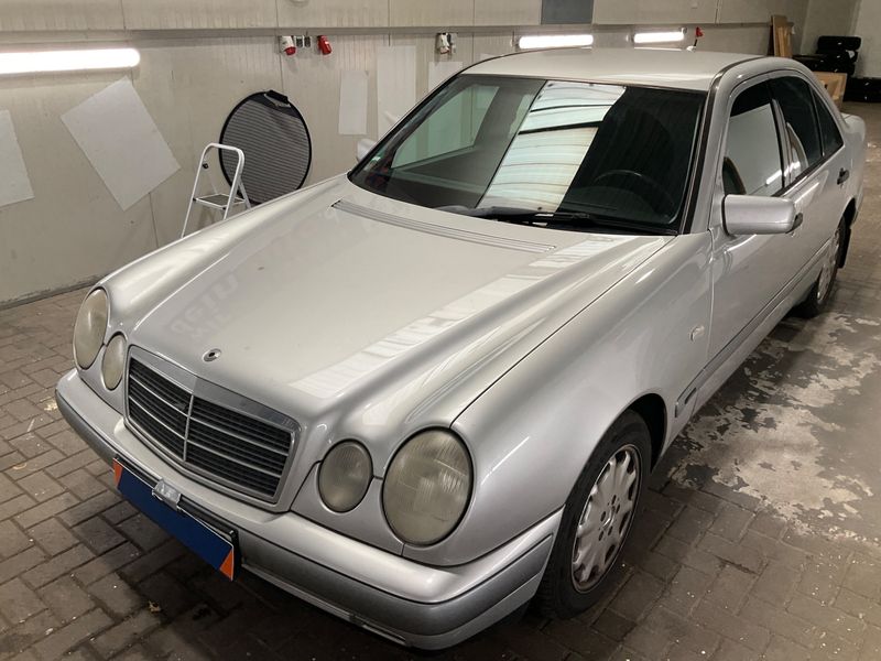 Mercedes-Benz E-Klasse E 240 Classic