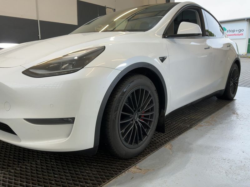 Tesla Model Y Performance Dual AWD AWD — zdjęcie 2