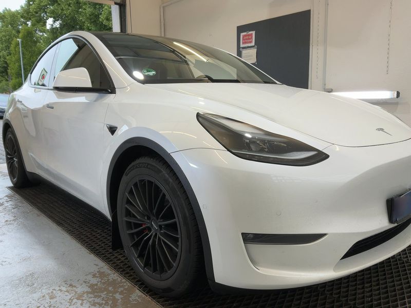 Tesla Model Y Performance Dual AWD AWD — zdjęcie 8