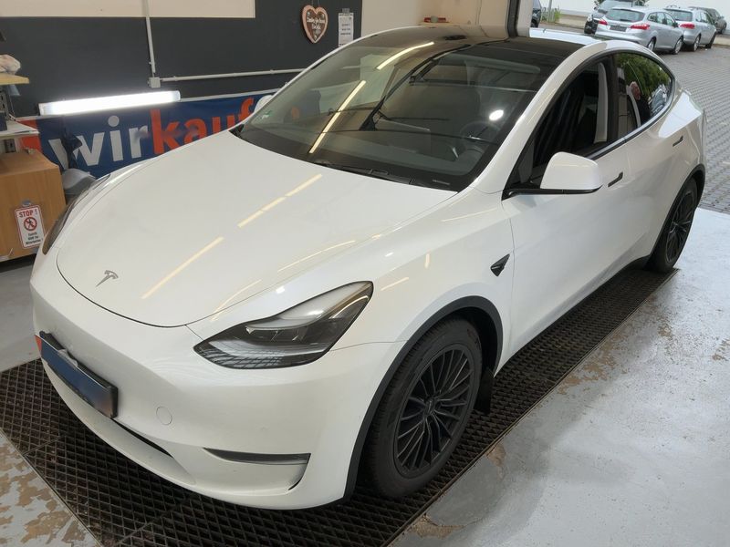 Tesla Model Y Performance Dual AWD AWD — zdjęcie 1