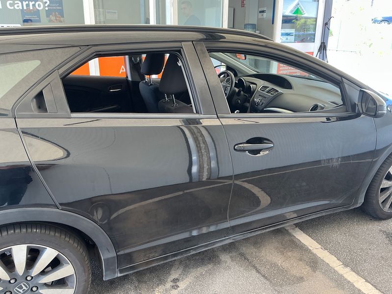 Honda Civic 1.6 DTEC Elegance — zdjęcie 7
