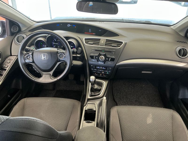 Honda Civic 1.6 DTEC Elegance — zdjęcie 12