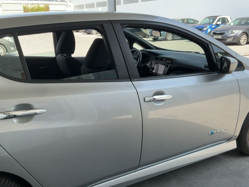 Nissan Leaf electric drive 110 kW Acenta — zdjęcie 7