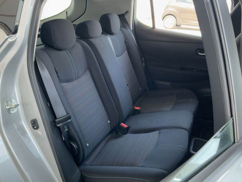 Nissan Leaf electric drive 110 kW Acenta — zdjęcie 14