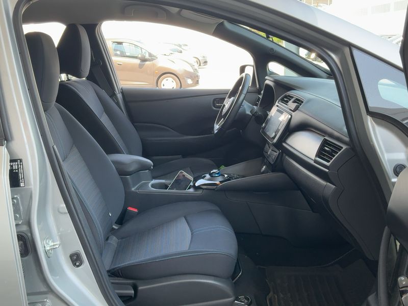 Nissan Leaf electric drive 110 kW Acenta — zdjęcie 11
