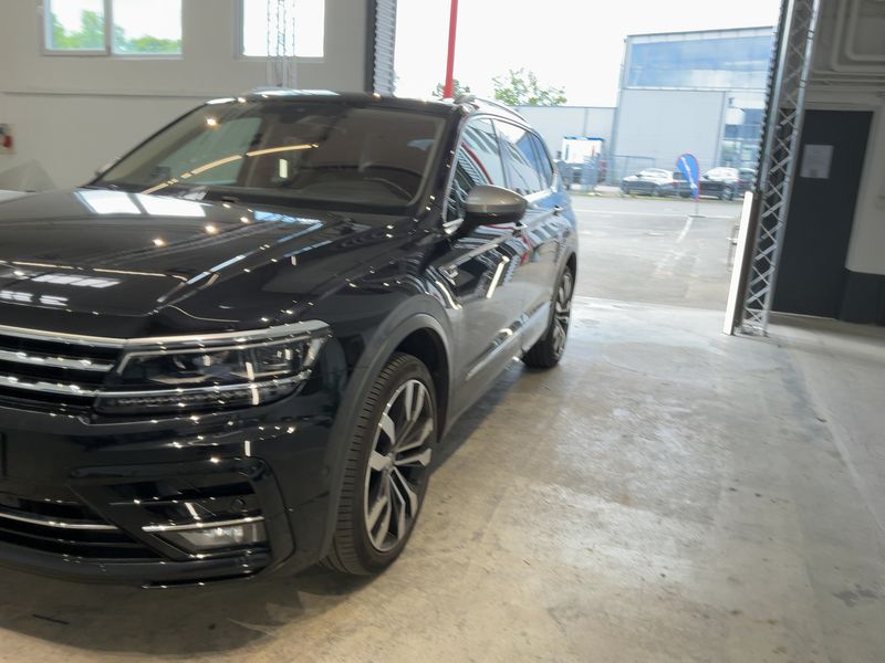 Volkswagen Tiguan Allspace 2.0 TSI Highline 4Motion — zdjęcie 2
