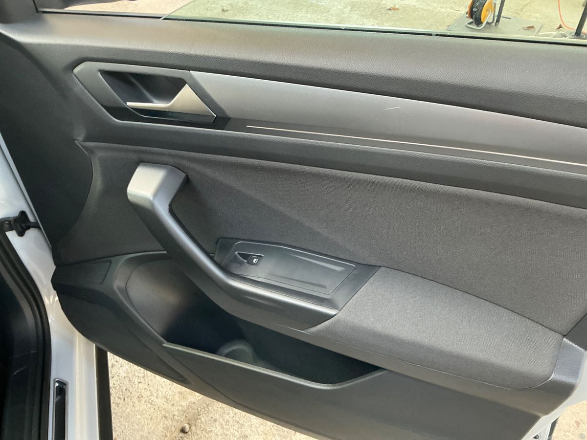 Volkswagen T-Roc 2021 — photo 26