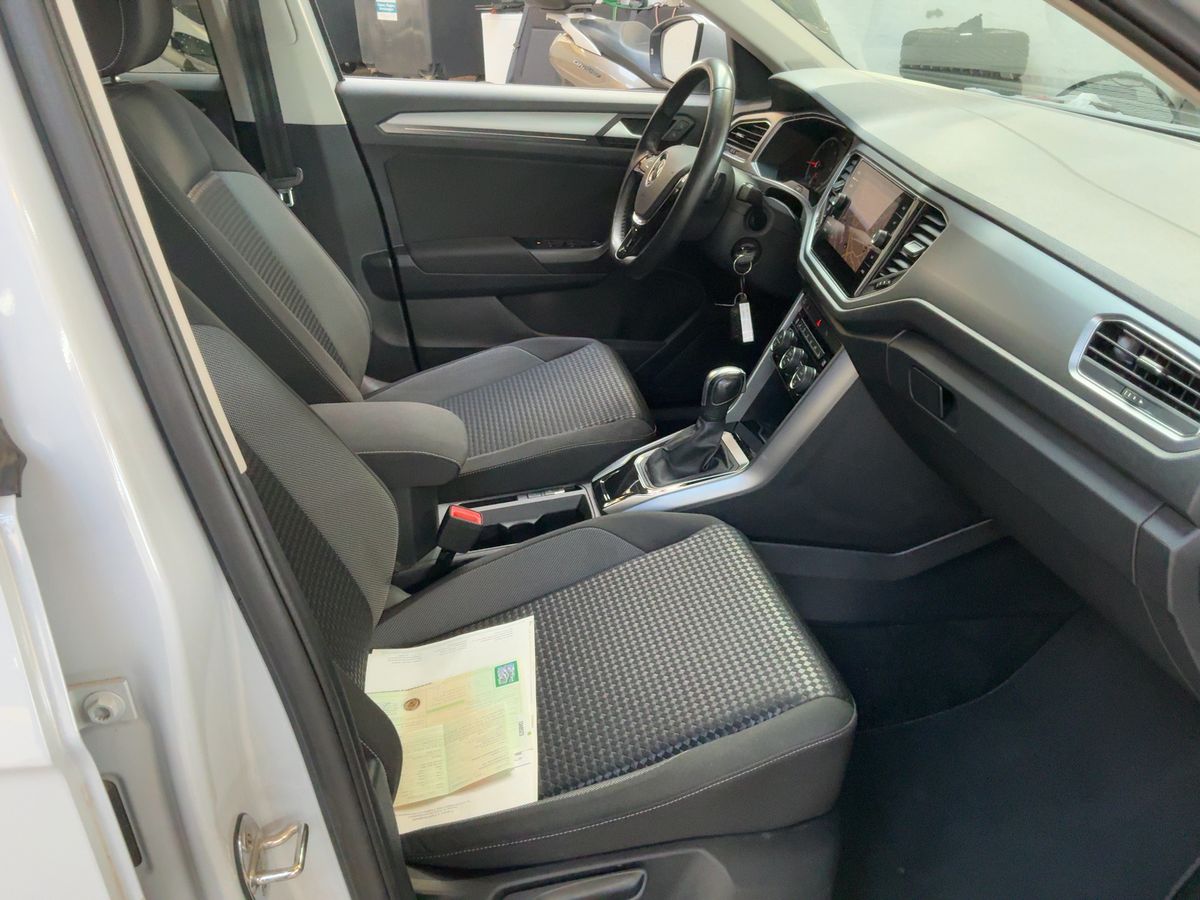 Volkswagen T-Roc 2021 — photo 17