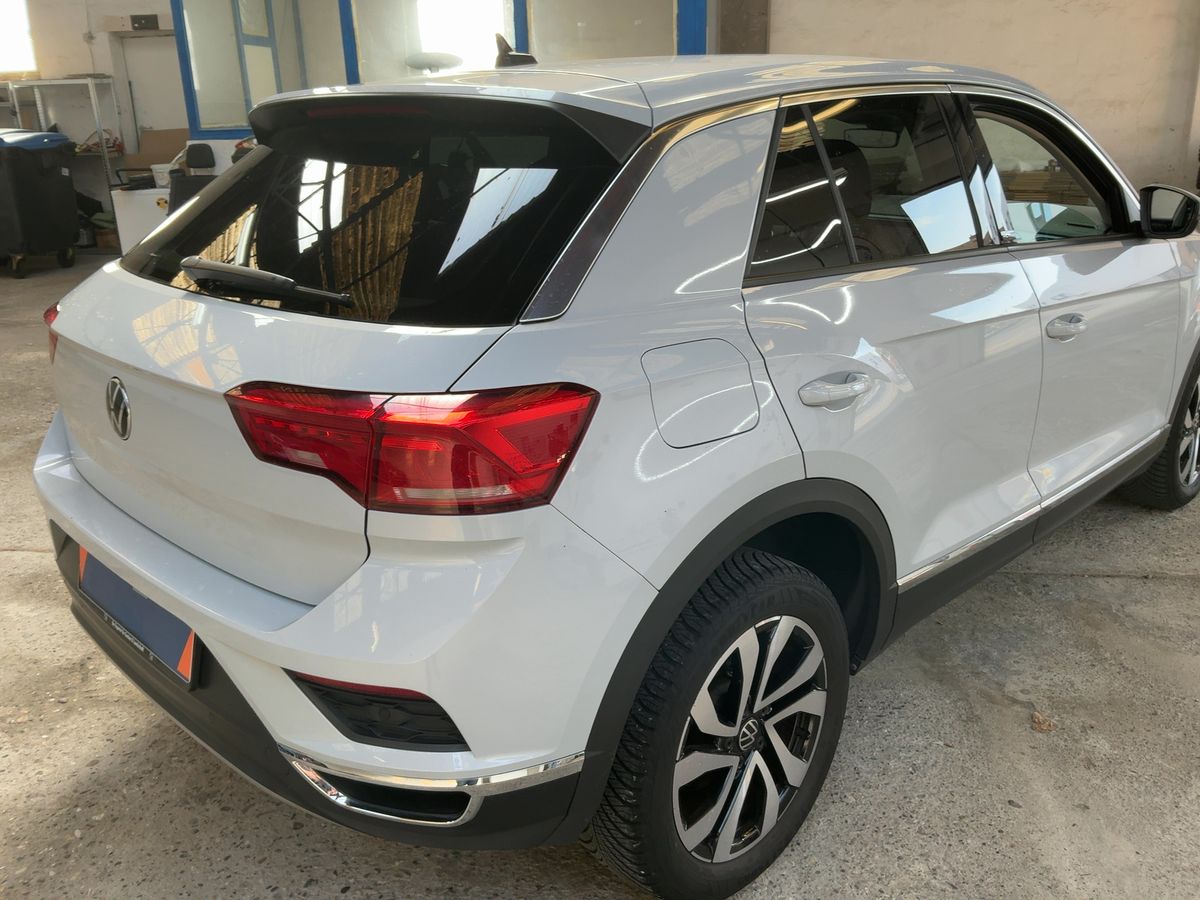Volkswagen T-Roc 2021 — photo 9