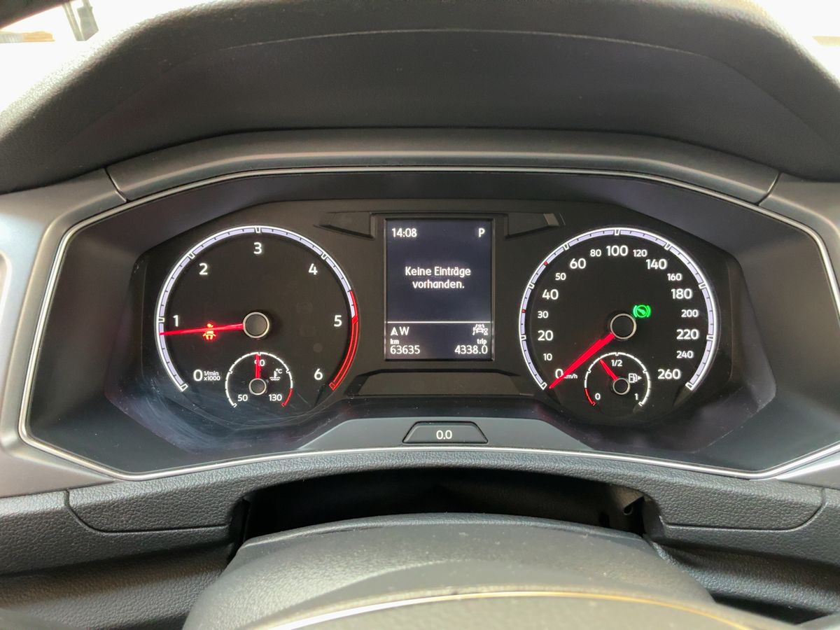 Volkswagen T-Roc 2021 — photo 19