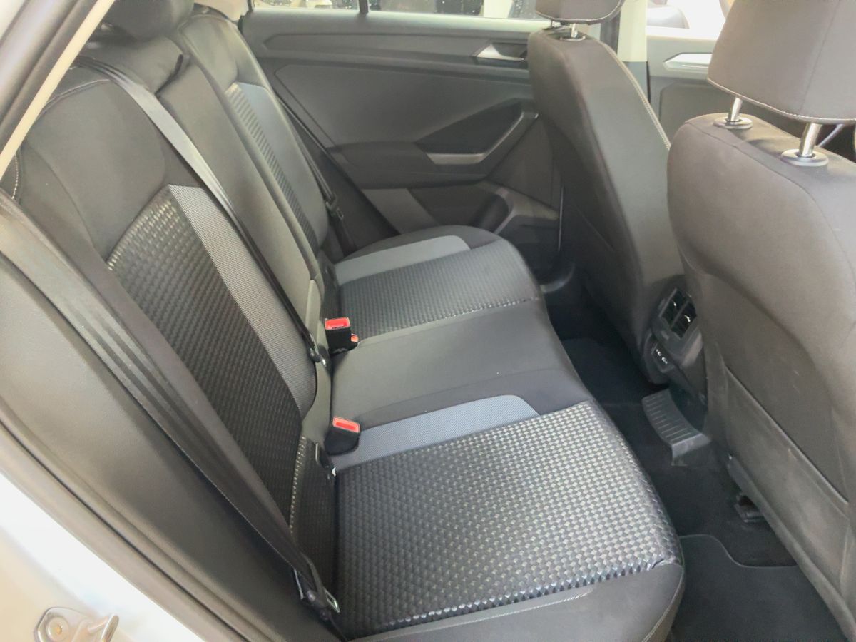 Volkswagen T-Roc 2021 — photo 20