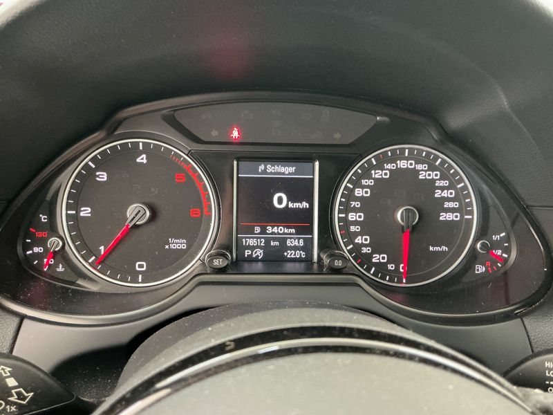 Audi Q5 2.0 TDI quattro — zdjęcie 13