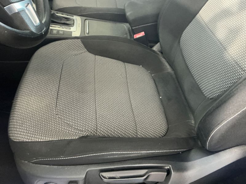 Volkswagen Passat 2.0 TDI 4Motion BlueMotion Tech 2012 – снимка 26