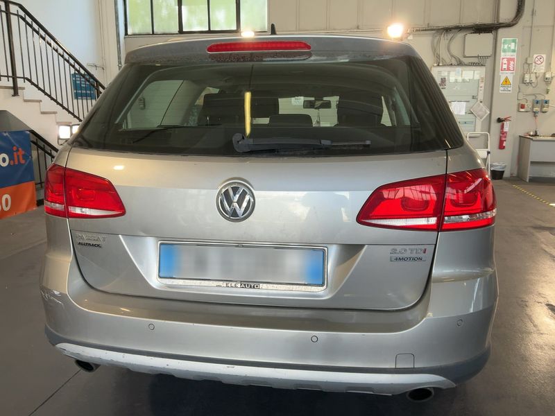 Volkswagen Passat 2.0 TDI 4Motion BlueMotion Tech 2012 – снимка 7