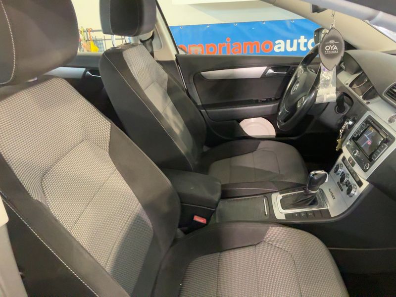 Volkswagen Passat 2.0 TDI 4Motion BlueMotion Tech 2012 – снимка 16