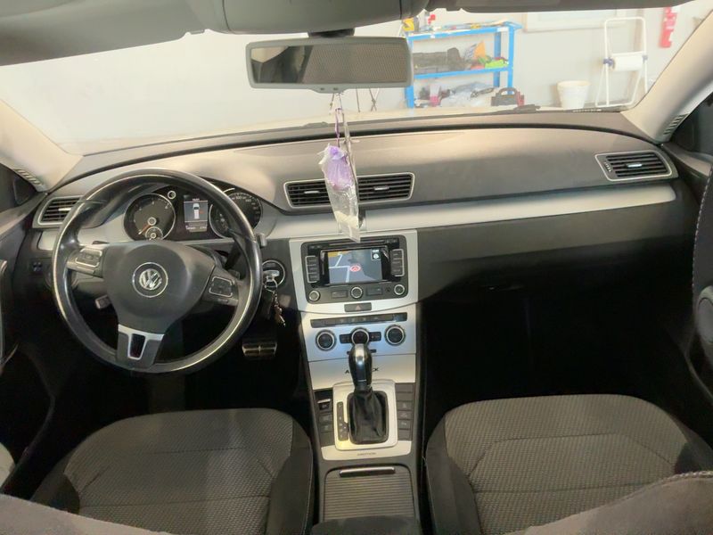 Volkswagen Passat 2.0 TDI 4Motion BlueMotion Tech 2012 – снимка 17