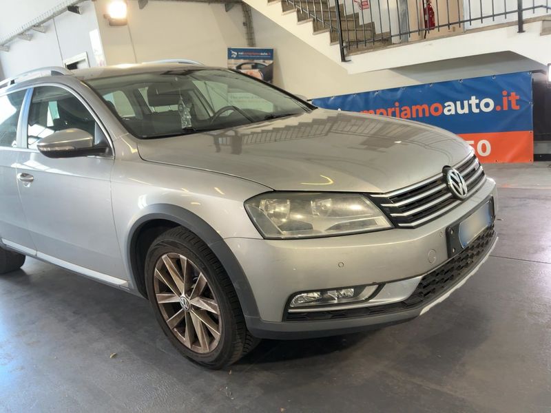 Volkswagen Passat 2.0 TDI 4Motion BlueMotion Tech 2012 – снимка 12