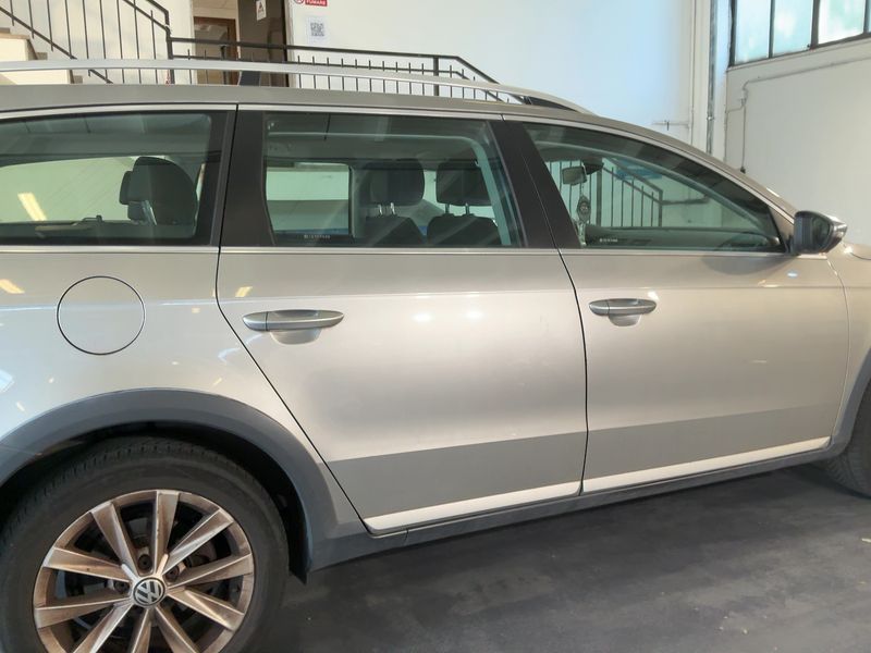 Volkswagen Passat 2.0 TDI 4Motion BlueMotion Tech 2012 – снимка 10