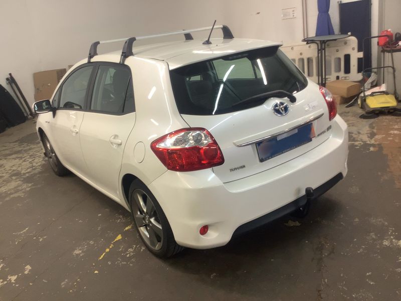 Toyota Auris 1.8 Hybrid Travel — zdjęcie 3
