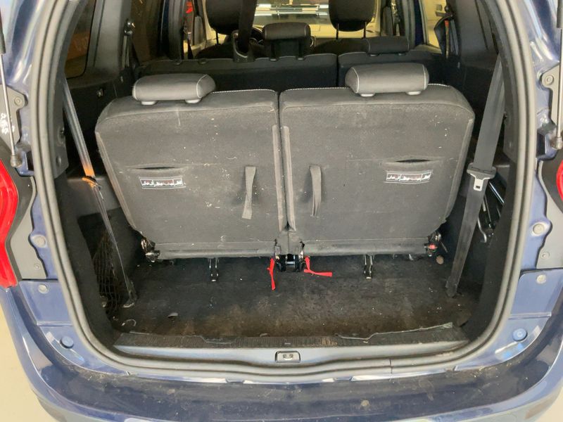 Dacia Lodgy 1.5 Blue dCi Essentiel — zdjęcie 10