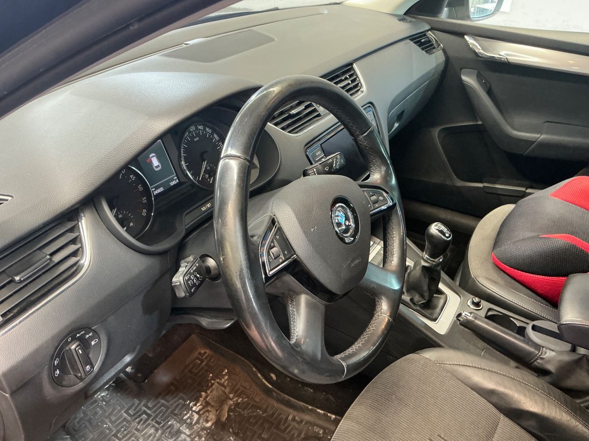 Skoda Octavia 2013 — photo 32