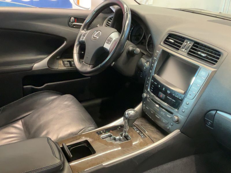 Lexus IS-Serie IS 250 Luxury Line — zdjęcie 12