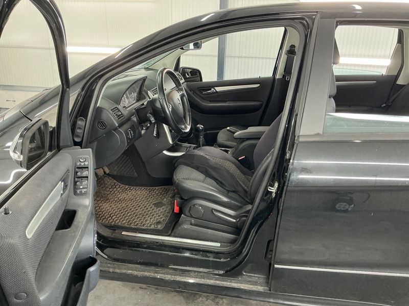 Mercedes-Benz A-Klasse A 160 Avantgarde — zdjęcie 3