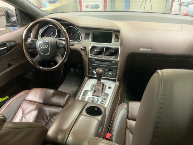 Audi Q7 4.2 V8 TDI quattro — zdjęcie 12