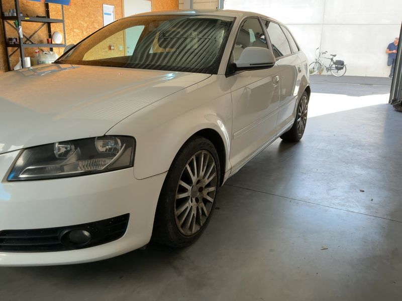 Audi A3 Sportback 1.6 TDI Ambition — zdjęcie 2