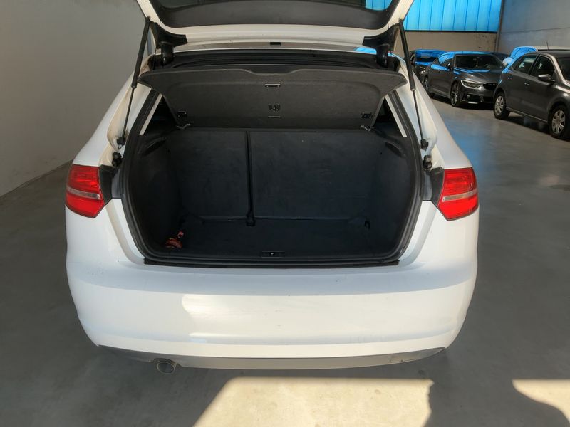 Audi A3 Sportback 1.6 TDI Ambition — zdjęcie 10
