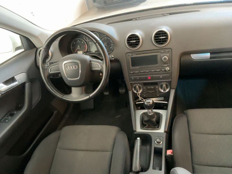 Audi A3 Sportback 1.6 TDI Ambition — zdjęcie 12