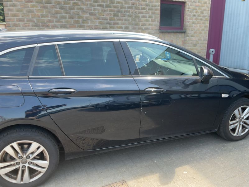 Opel Astra 1.4 SIDI Turbo Elite Start/Stop 2019 – снимка 10
