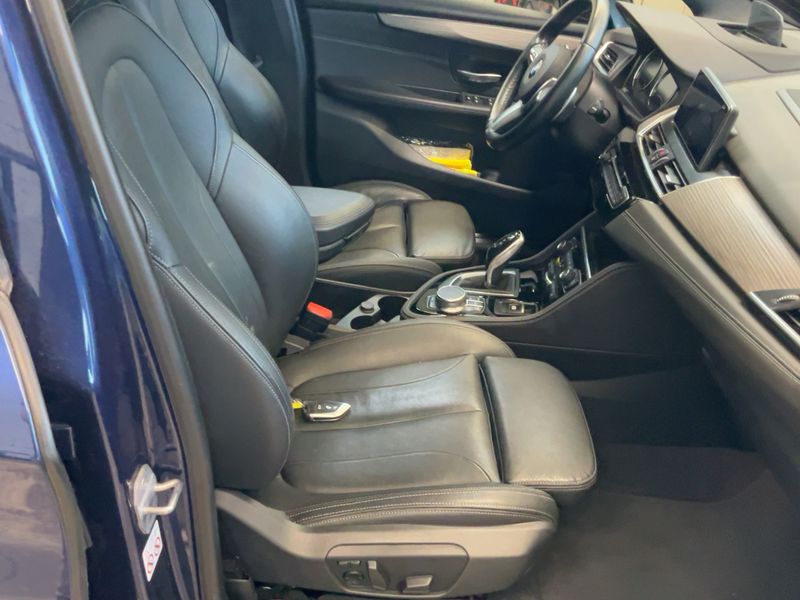 BMW 2er 220d Gran Tourer xDrive Luxury Line 2018 – снимка 17