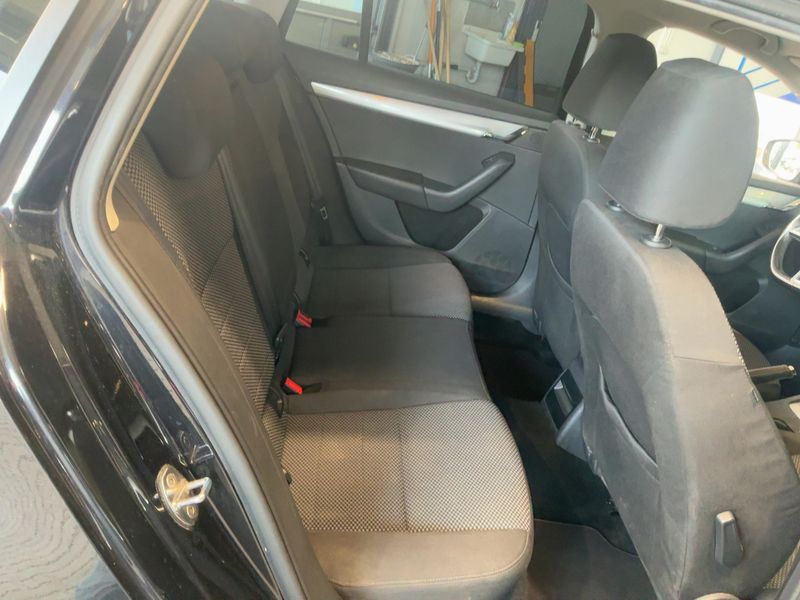 Skoda Octavia 2.0 TDI Ambition — zdjęcie 14