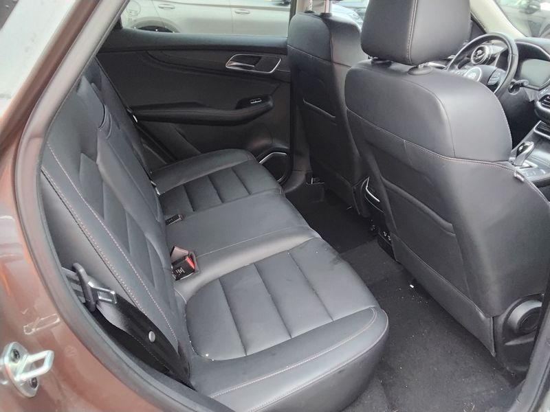 MG HS 1.5 Comfort — zdjęcie 14