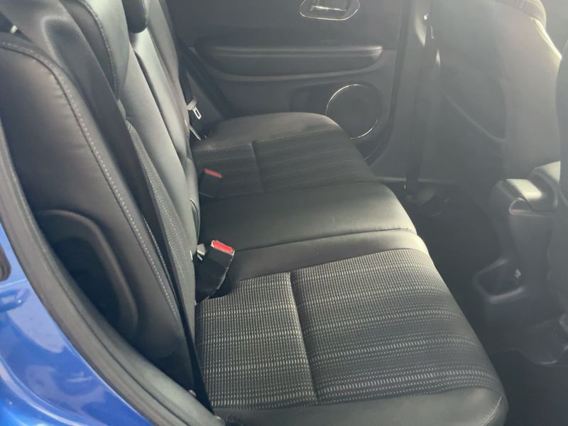 Honda HR-V 1.5 i-VTEC Executive — zdjęcie 14