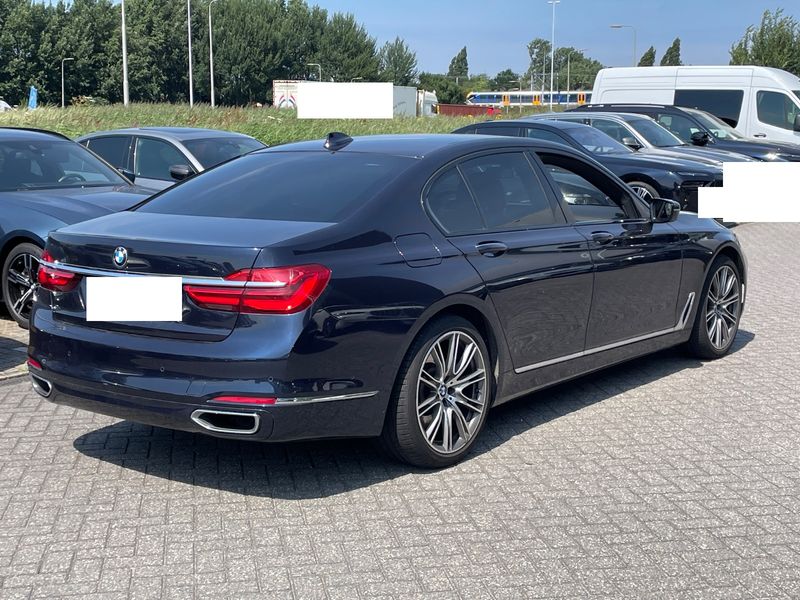BMW 7er 750i xDrive — zdjęcie 3