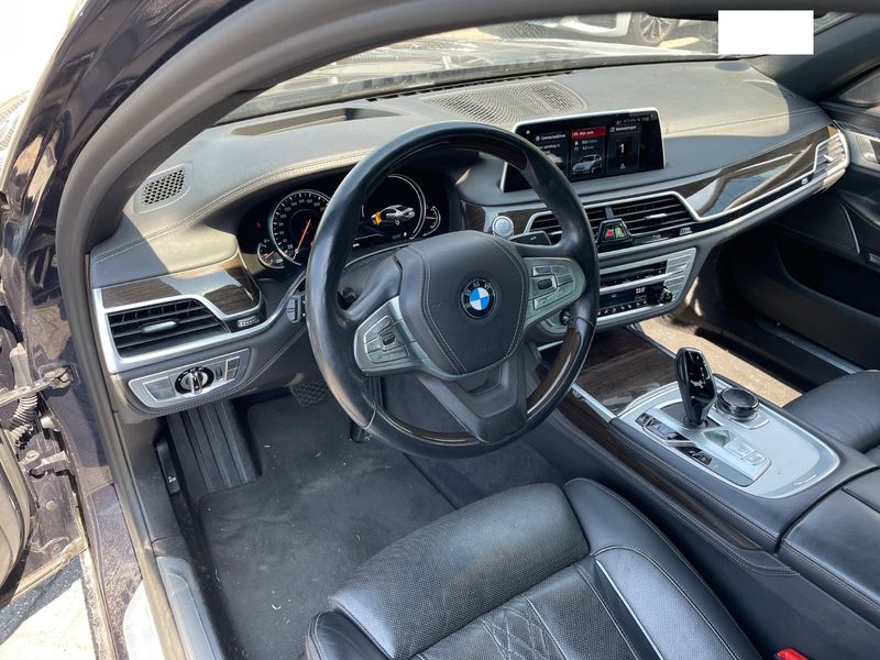 BMW 7er 750i xDrive — zdjęcie 6
