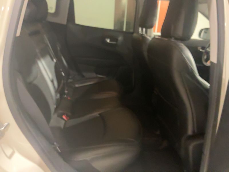 Jeep Compass 2.0 M-Jet Night Eagle 4x4 — zdjęcie 14
