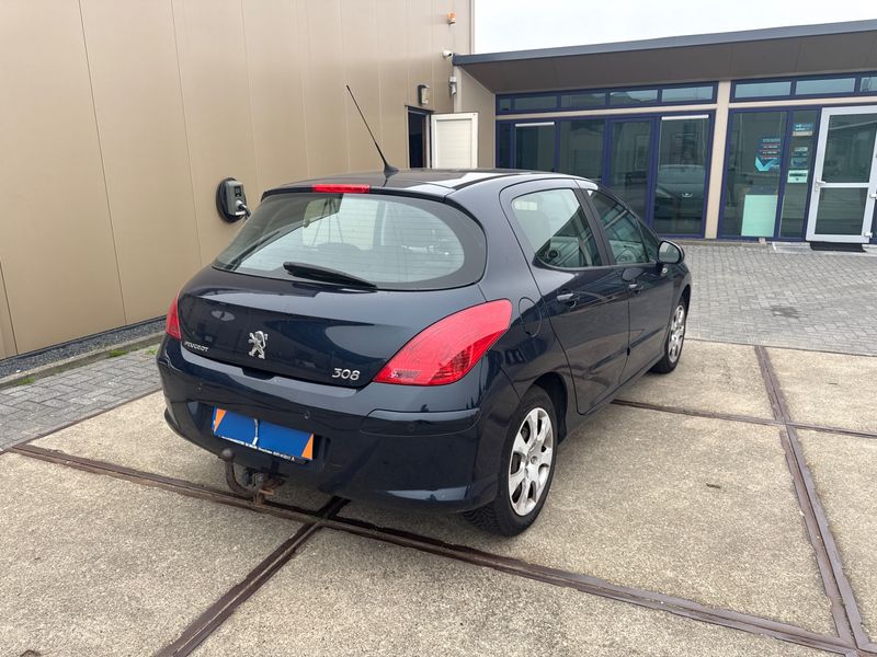 Peugeot 308 1.6 Premium — zdjęcie 2