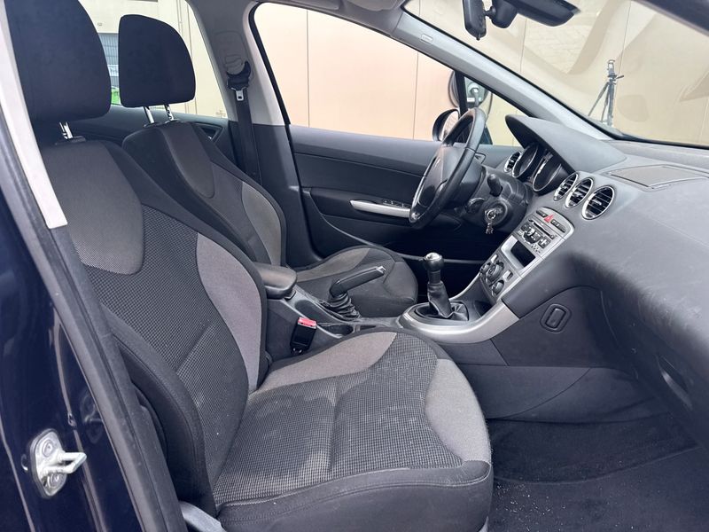 Peugeot 308 1.6 Premium — zdjęcie 3