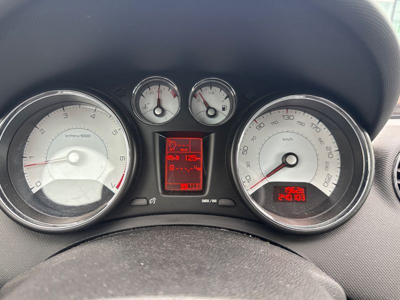 Peugeot 308 1.6 Premium — zdjęcie 4