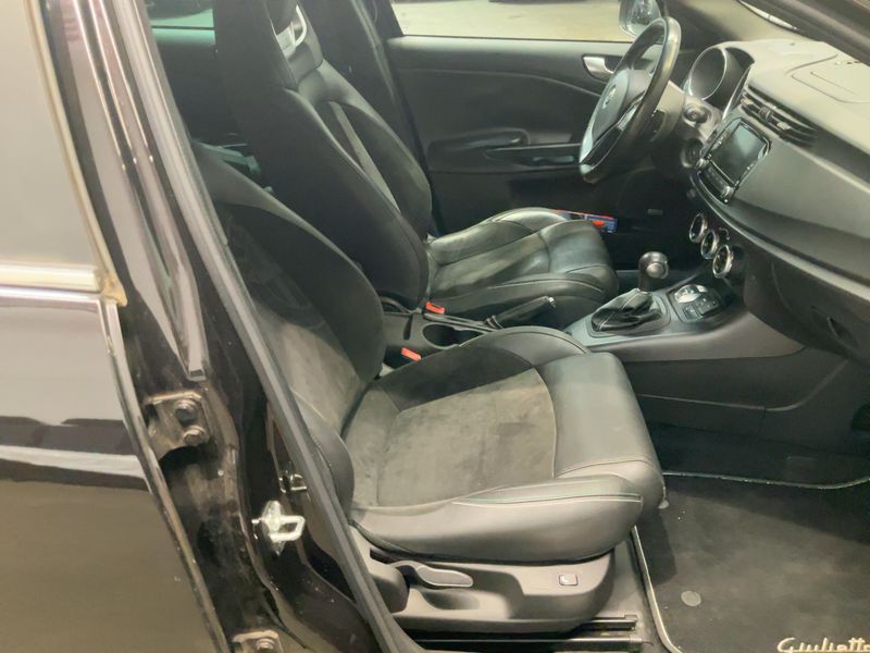 Alfa Romeo Giulietta 1.8 Turbo Quadrifoglio Verde 2015 – снимка 17