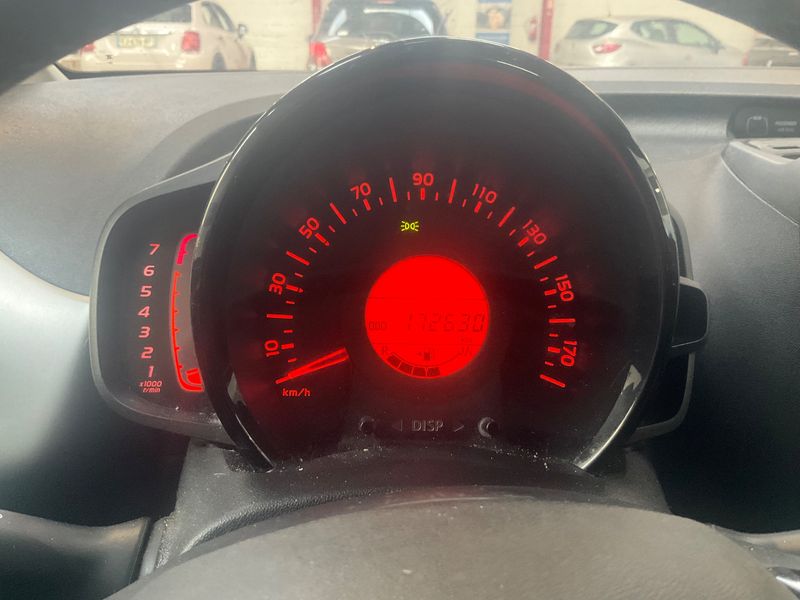 Peugeot 108 1.2 VTi Allure — zdjęcie 13