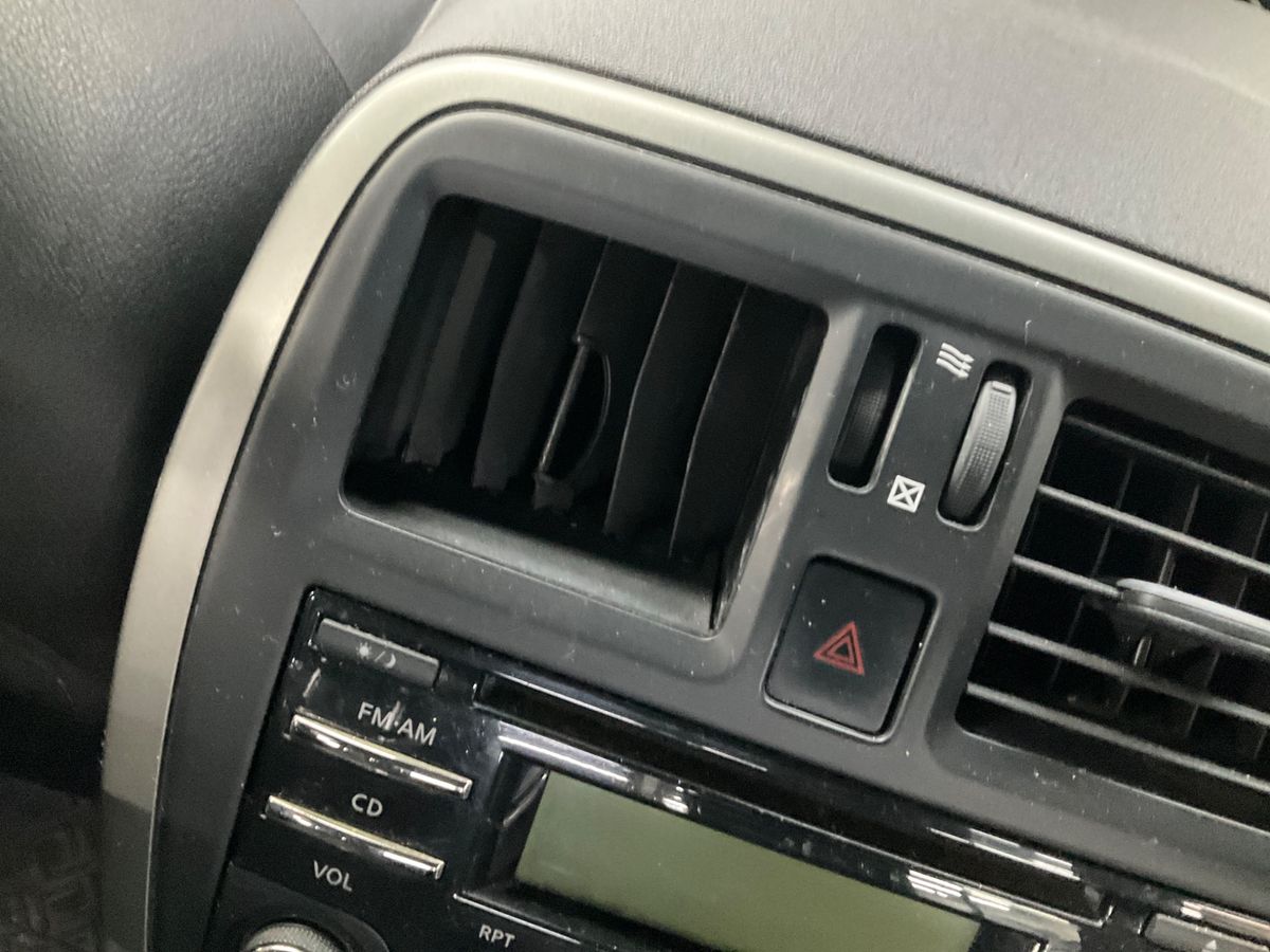 Nissan Micra 2017 — photo 29