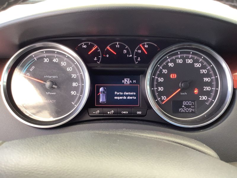 Peugeot 508 2.0 HDi Hybrid4 RXH — zdjęcie 13
