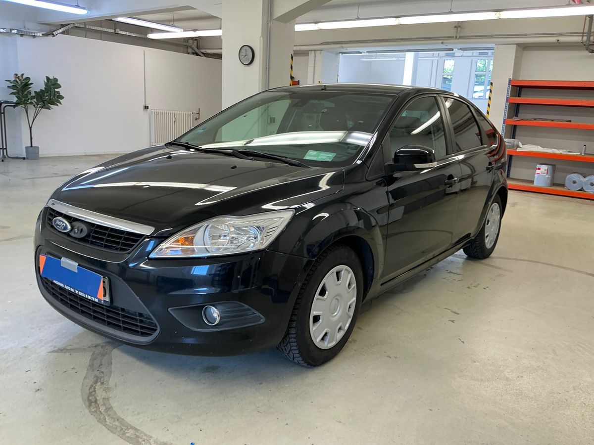 Ford Focus 2011 — photo 1