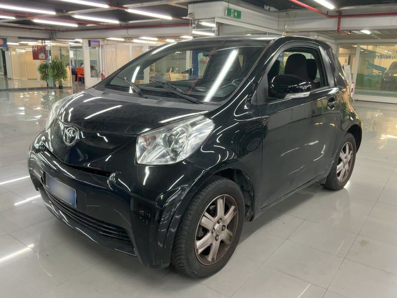 Toyota iQ 1.0 VVT-i — zdjęcie 2