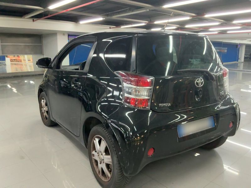Toyota iQ 1.0 VVT-i — zdjęcie 3