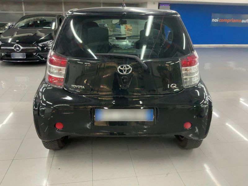 Toyota iQ 1.0 VVT-i — zdjęcie 5